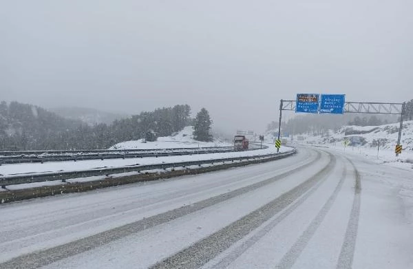 Konya'da 3 ilçede okullara kar engelli
