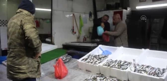 ZONGULDAK - Fırtınada balıkçılar denize çıkamayınca balık fiyatları arttı
