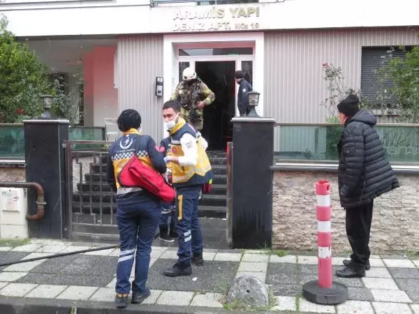 Kadıköy'de yangın paniği! 5 kişi hastanelik oldu, 1 cansız bedene ulaşıldı