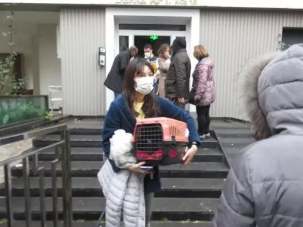 Kadıköy'de yangın paniği! 5 kişi hastanelik oldu, 1 cansız bedene ulaşıldı