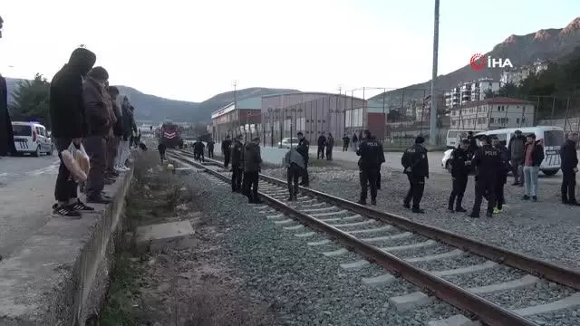 Antrenmana giden 15 yaşındaki futbolcu gence tren çarptı