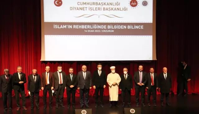 Diyanet İşleri Başkanı Erbaş, söyleşi programında üniversite öğrencileriyle buluştu