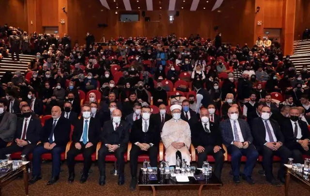 Diyanet İşleri Başkanı Prof. Dr. Ali Erbaş gençlerle buluştu