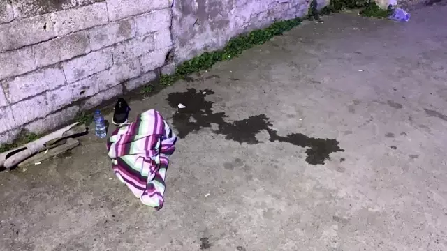 İstanbul'un göbeğinde yangın paniği! Yabancı uyruklu şahıs, husumetlisinin evini yaktı: 4 yaralı İstanbul'un göbeğinde yangın paniği! Yabancı uyruklu şahıs, husumetlisinin evini yaktı: 4 yaralı