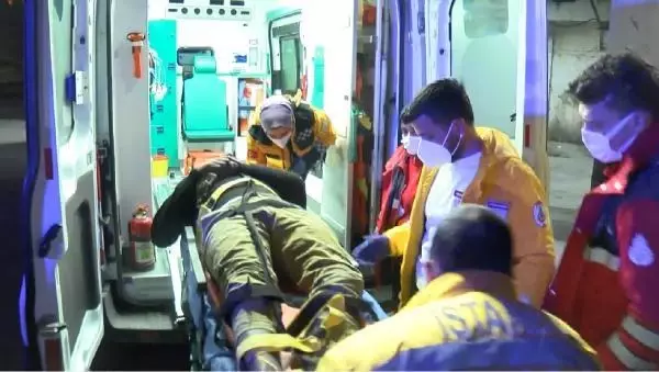 İstanbul'daki yangında can pazarı! Penceren sarkıp dakikalarca kurtarılmayı bekledi