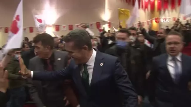 Mustafa Sarıgül: Enerjik ve kararlı Türkiye Değişim Partisi Erzurum'dan yola çıktı geliyor