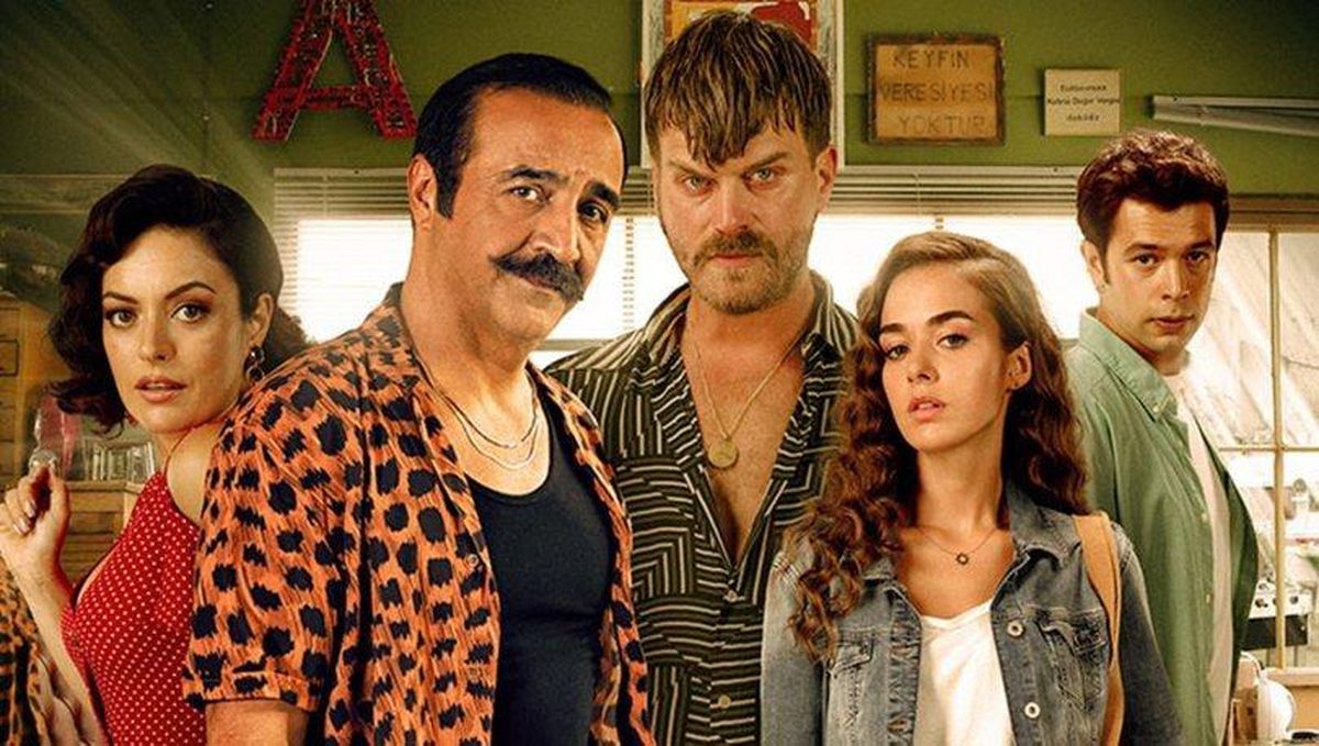 Organize İşler 2 Sazan Sarmalı filmi oyuncuları kim? Organize İşler 2 Sazan Sarmalı filmi konusu, oyuncuları ve Organize İşler 2 Sazan Sarmalı özeti!