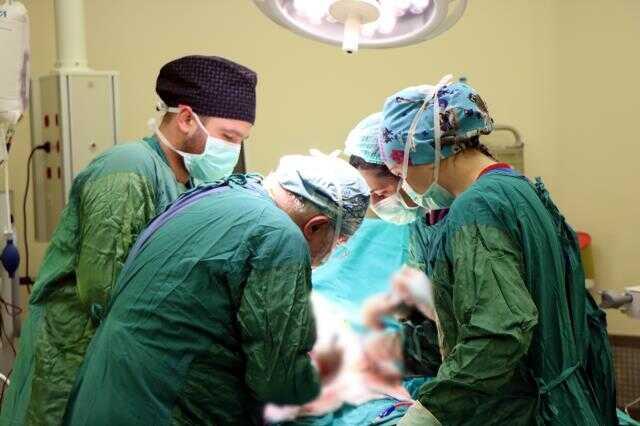 55 kilo kadından 10 kiloluk kitle çıktı, doktor 'Ben 12 yıldır böylesini görmedim' dedi