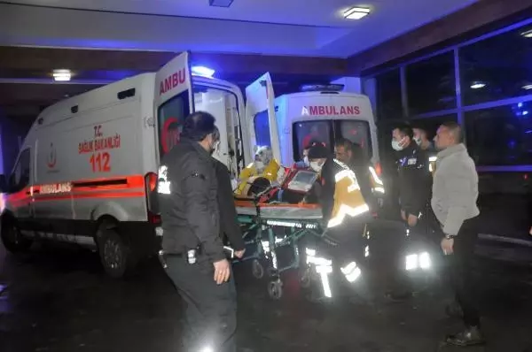Son dakika! Kediye çarpmamak için manevra yapıp bariyerlere vurdu: 1 ölü, 3 yaralı