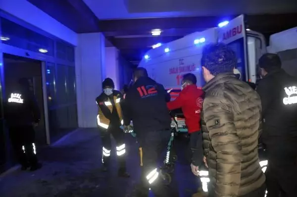 Son dakika! Kediye çarpmamak için manevra yapıp bariyerlere vurdu: 1 ölü, 3 yaralı