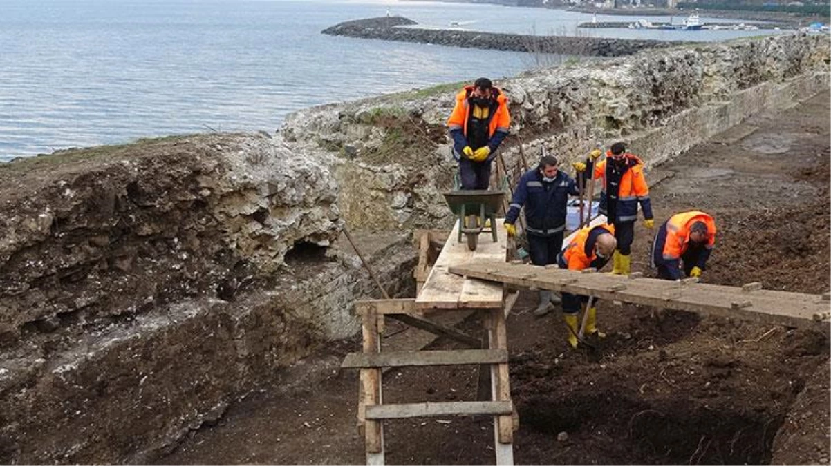 Trabzonda kazı yapan Türk arkeologları heyecanlandıran olay! Kazmalarına, kafatası olmayan iskelet takıldı