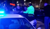 Yayaya çarpıp olay yerinden kaçmaya çalışan alkollü sürücü, polislere böyle direndi: Kralı gelsin