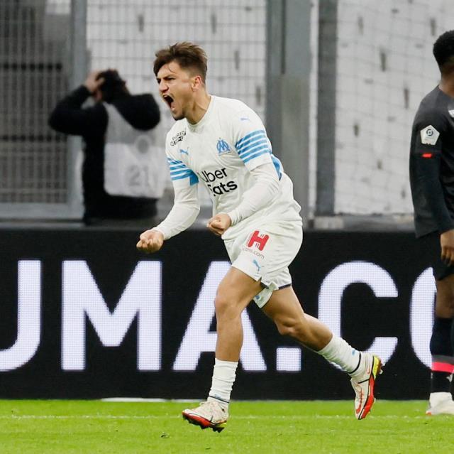 Bu kadarı da fazla artık Cengiz Ünder! Rakibi Burak Yılmaz bile hayranlıkla izledi Bu kadarı da fazla artık Cengiz Ünder! Rakibi Burak Yılmaz bile hayranlıkla izledi