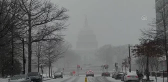 WASHINGTON - ABD'de kar fırtınası Washington ve çevresinde hayatı olumsuz etkiledi