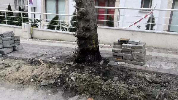 Avcılar'da yeraltı kabloları yine alev alıp patladı