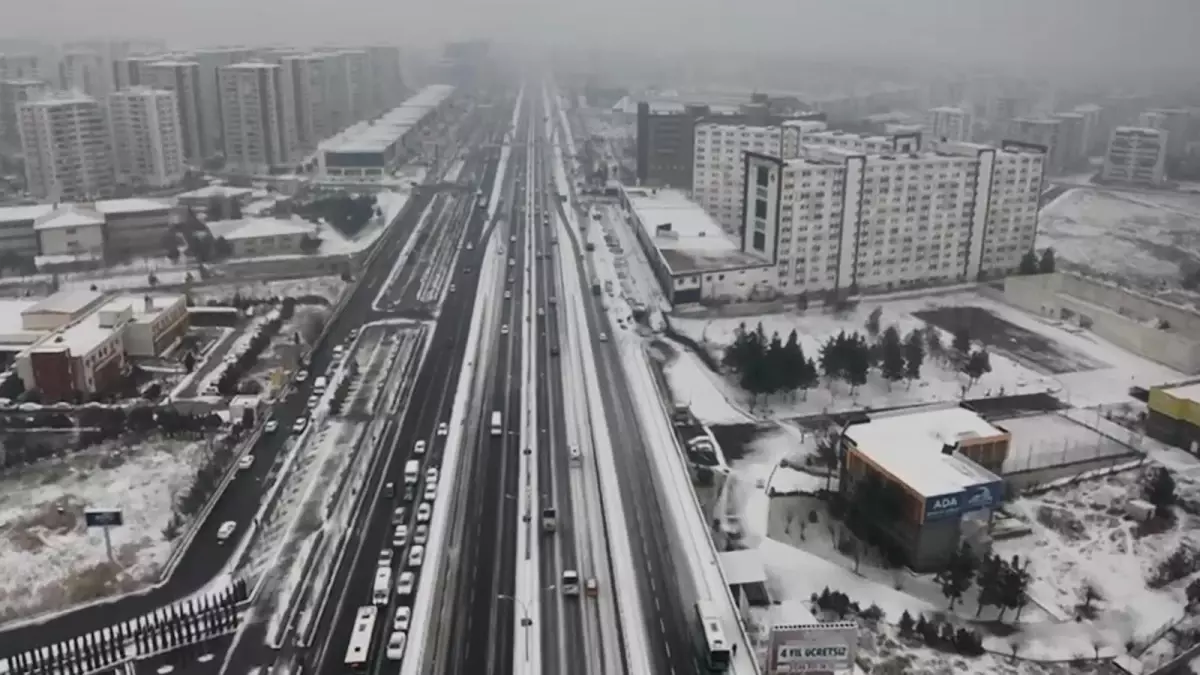 Diyarbakır'da kar yağışı trafik kazalarına neden oldu
