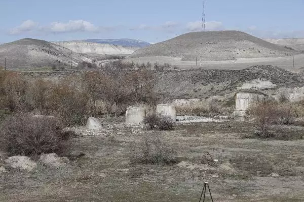 86 Y�ll�k k�pr�y� �ald�lar kimsenin ruhu duymad�