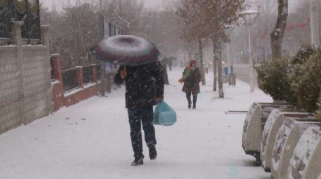Yarın hangi illerde okullar tatil? 19 Ocak Çarşamba hangi il ve ilçede yarın okullar tatil oldu? Valilik ve Bakanlık'tan açıklama geldi mi? Yarın hangi illerde okullar tatil? 19 Ocak Çarşamba hangi il ve ilçede yarın okullar tatil oldu? Valilik ve Bakanlık'tan açıklama geldi mi?