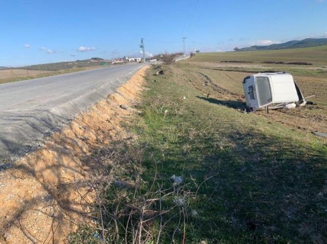 Manisa'da 12 yaşındaki çocuğun kullandığı otomobil devrildi