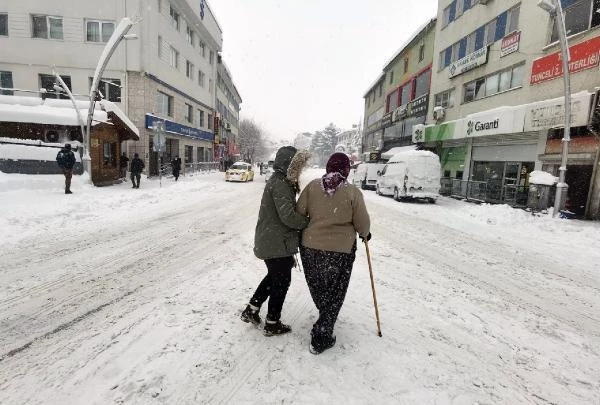 Tunceli'de 342 köy ve 907 mezraya ulaşım yok; kar kalınlığı 70 santim