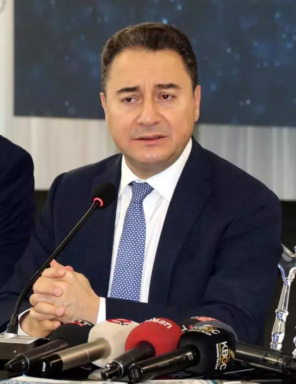 Ali Babacan'dan Abdullah Gül çıkışı: 'Ben siyasetin içerisinde yer almayacağım' dedi, partimizle ilişkisi yok