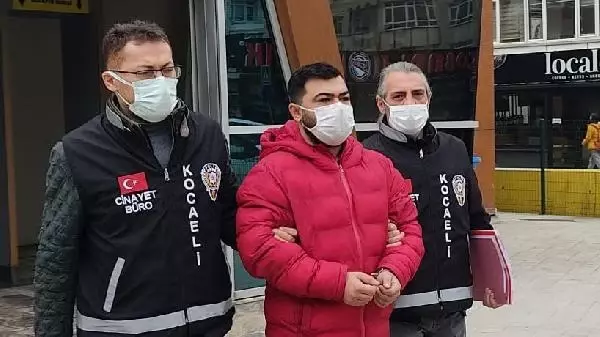 Yatak odasından gelen seslere koşan genç, katil oldu: Kapıyı açtığımda pantolonu inikti