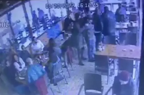 Hemşire Ömür Erez'i katleden Rahmi Uygun, cinayetten sonra çay içerken yakalanmış Hemşire Ömür Erez'i katleden Rahmi Uygun, cinayetten sonra çay içerken yakalanmış