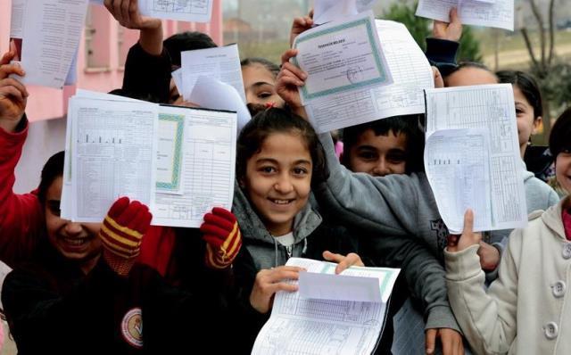 Karne tebrik mesajları, en güzel karne tebrik mesajları nelerdir? 2022 en güzel karne tebrik mesajları.