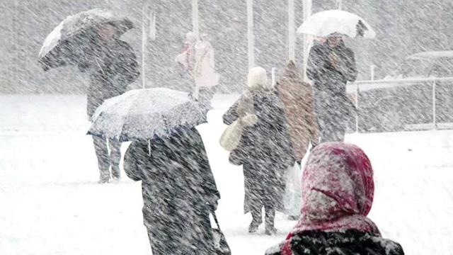AFAD'dan soğuk ve yağışlı havaya karşı vatandaşlara uyarı: Zorunlu olmadıkça dışarıya çıkmayın