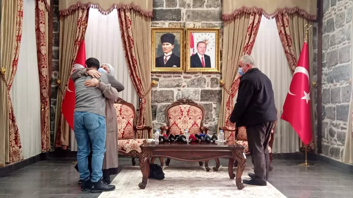 Ailelerin direnişi zaferle sonuçlanıyor...2022'nin ilk evlat buluşması gerçekleşti