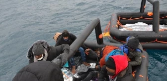 Ayvalık açıklarında 27 kaçak göçmen kurtarıldı
