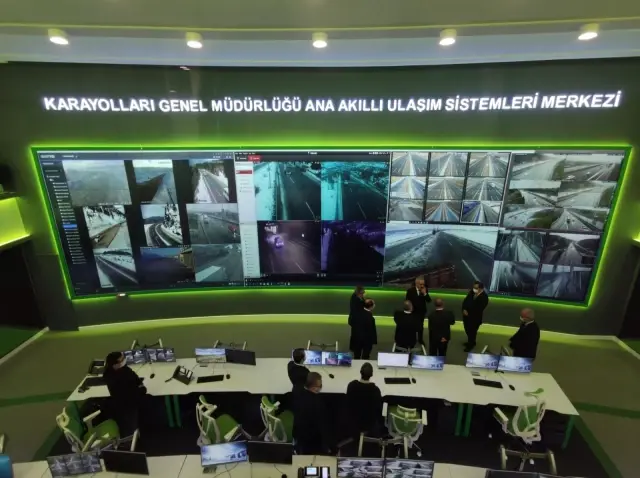 Karayolları Genel Müdürü Uraloğlu: Bu akşamdan itibaren, çok çok zorunlu olmadıkça özellikle ağır taşıtların trafiğe çıkmamasını öneriyoruz