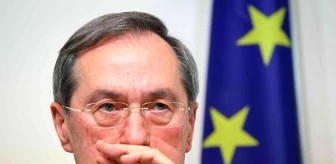 Fransa'nın eski İçişleri Bakanı Gueant'e 1 yıl hapis cezası