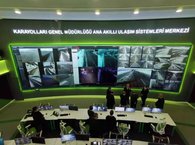 Karayolları Genel Müdürü Uraloğlu: Bu akşamdan itibaren, çok çok zorunlu olmadıkça özellikle ağır taşıtların trafiğe çıkmamasını öneriyoruz