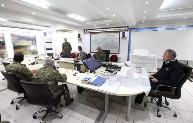 Bakan Akar: Karşı operasyonlar başlatıldı, 18 terörist etkisiz hale getirildi Bakan Akar: Karşı operasyonlar başlatıldı, 18 terörist etkisiz hale getirildi