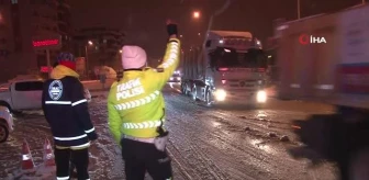 Antalya karayolunda ulaşıma kar engeli