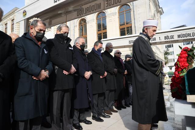 Cenazede dikkat çeken görüntü! Burak Elmas'ı gören Fatih Terim'den olay tepki