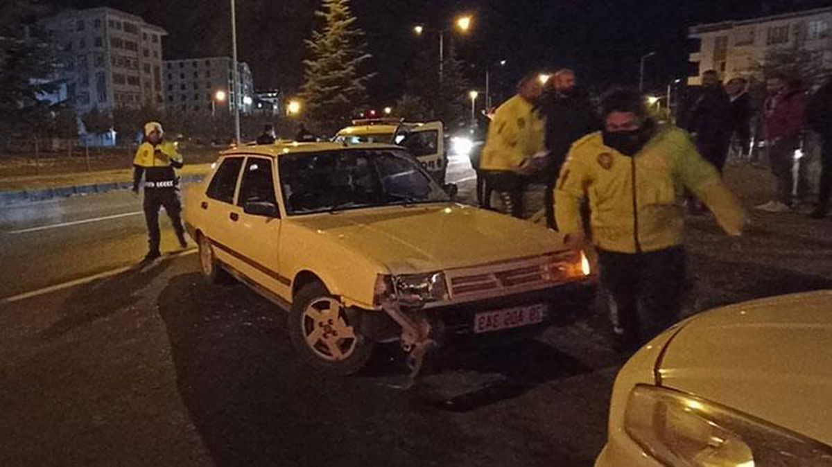 Barışma teklifi ettiği kız arkadaşından olumsuz yanıt alınca neye uğradığını şaşırdı! Kendini yoldan geçen aracın önüne attı