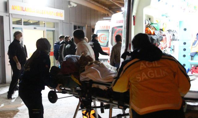 Yaylada doğum sancısı başladı, karda yolda kalınca otomobilde doğum yaptı Yaylada doğum sancısı başladı, karda yolda kalınca otomobilde doğum yaptı