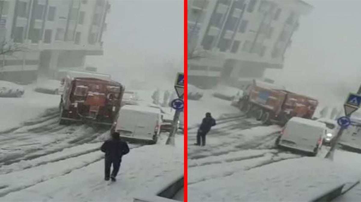Esenyurt'ta kontrolden çıkan kar küreme aracı, yoldaki otomobilleri önüne kattı