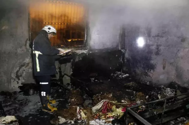 Hırsızlıkla da yetinmediler! Yağmaladıkları evi, içerideki 3 çocukla birlikte ateşe verdiler