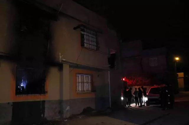 Hırsızlıkla da yetinmediler! Yağmaladıkları evi, içerideki 3 çocukla birlikte ateşe verdiler