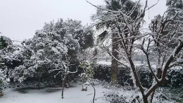 Antalya'ya 29 yıl sonra kar yağdı