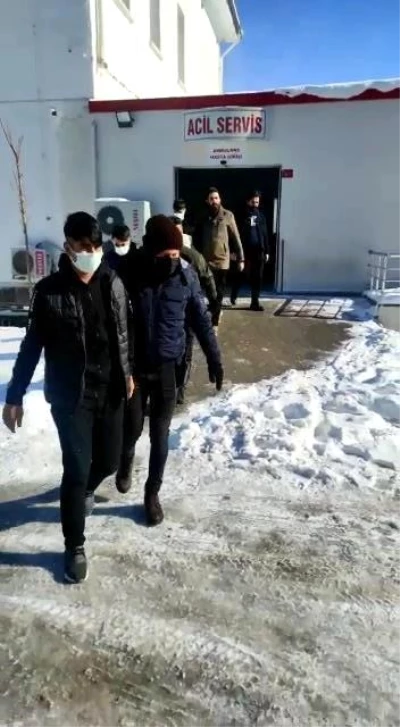 Son dakika haber | Diyarbakır'da bıçakla vatandaşları gasp eden 3 kişi, polis ekiplerince yakalandı