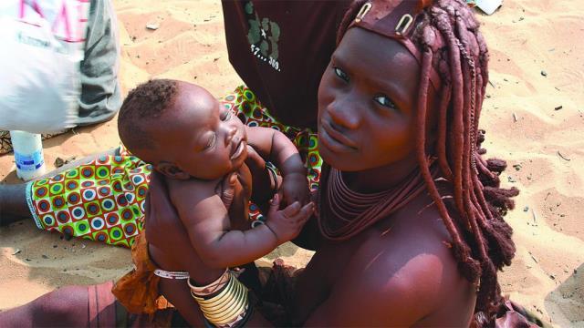 Eşi benzeri yok! Himba Kabilesi kadınlarının hamile kalmak için yaptıkları şey çok ilginç