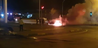 GAZİANTEP - Seyir halindeyken alev alan araç yandı