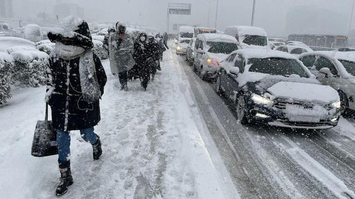 İstanbul kar yağışı devam edecek mi? 25 Salı Ocak bugün kar yağışı var mı?