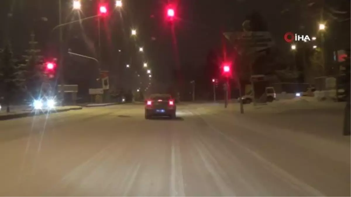Karla mücadele ekipleri gece boyu çalıştı