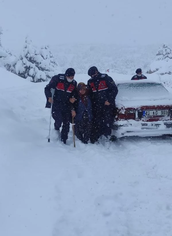 Konya'da kar ulaşımı etkiliyor (3)