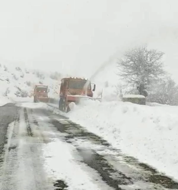 Konya'da kar ulaşımı etkiliyor (3)